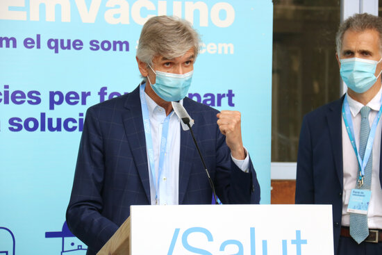 Health minister Josep Maria Argimon at a mass vaccination site in Granollers (by Albert Segura Lorrio)